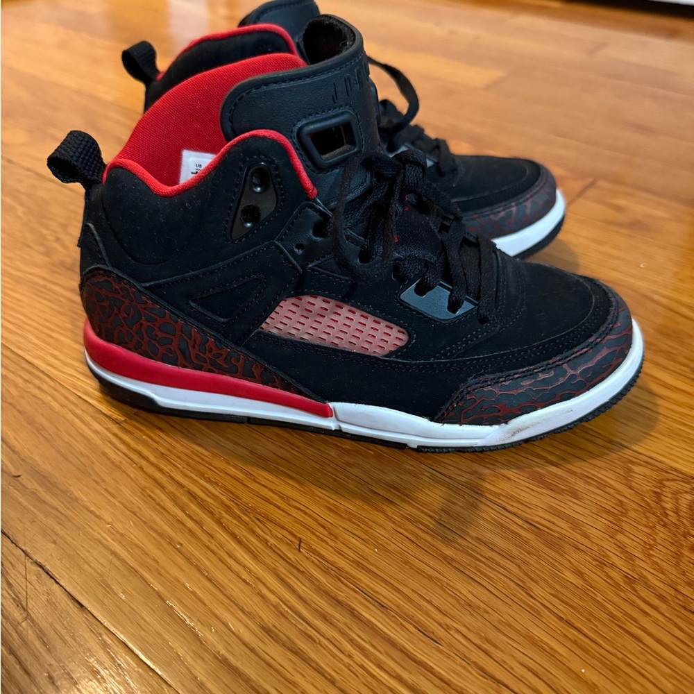 Air Jordan Spizike Black University Red (PS) Size 2